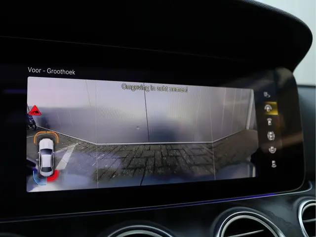 Mercedes-Benz E-Klasse 200 Luxury 2022 Hybride Benzine 69
