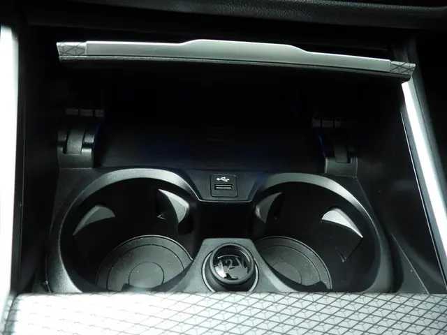 BMW 3 Serie Touring 330e 2024 Hybride Benzine 51