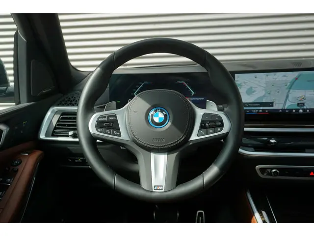 BMW X5 xDrive50e 2023 Hybride Benzine 6