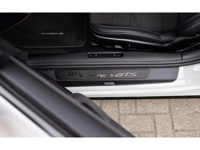 Porsche 911 3.0 Carrera GTS 2022 Benzine 50