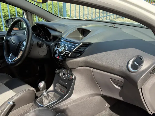 Ford Fiesta 1.6 ST1 Cruise / Stoelverwarming 2014 Benzine 9