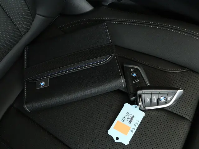 BMW 3 Serie Touring 330e xDrive 2025 Hybride Benzine 8