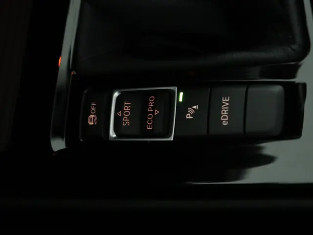 BMW X2 xDrive25e 2021 Hybride Benzine 61