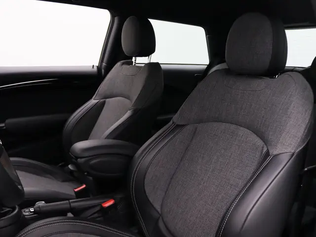 MINI 3-Deurs One 2021 Benzine 8