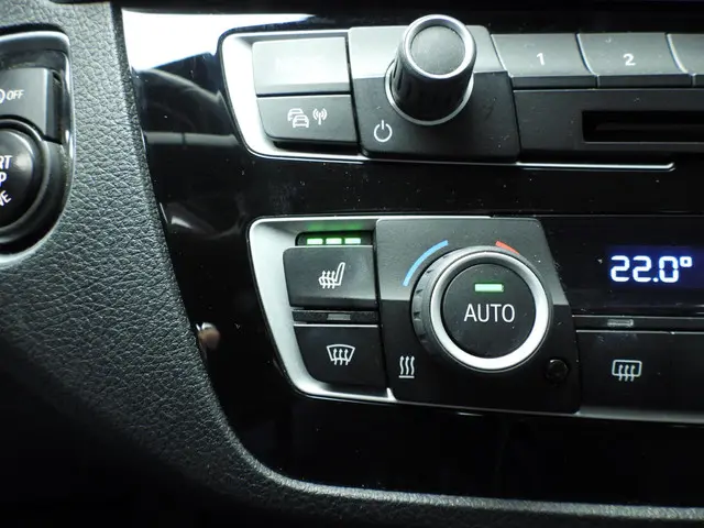 BMW 1 Serie 5-deurs 118i 2019 Benzine 25