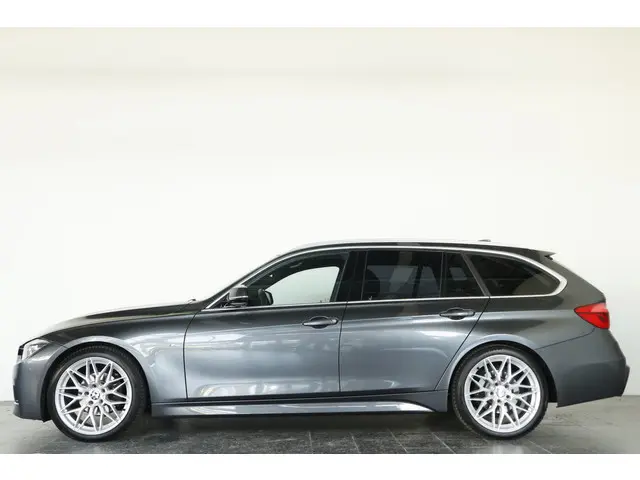 BMW 3 Serie Touring 320i M-Sport 184pk 2017 Benzine 30