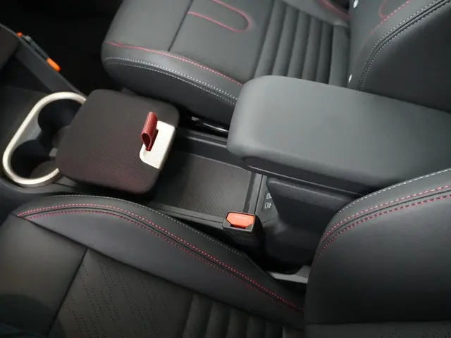 MINI Countryman C 2026 Benzine 23