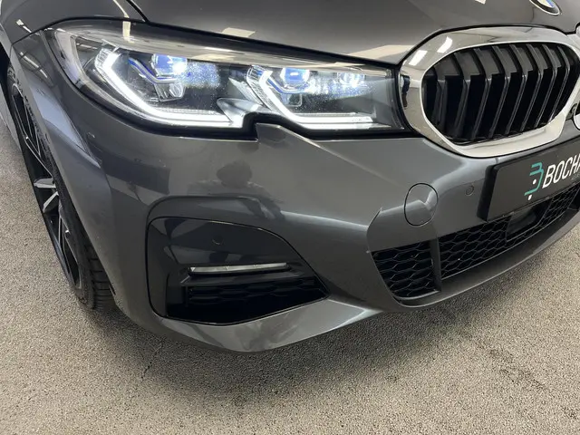 BMW 3 Serie Touring 330i xDrive M-sport 2019 Benzine 44