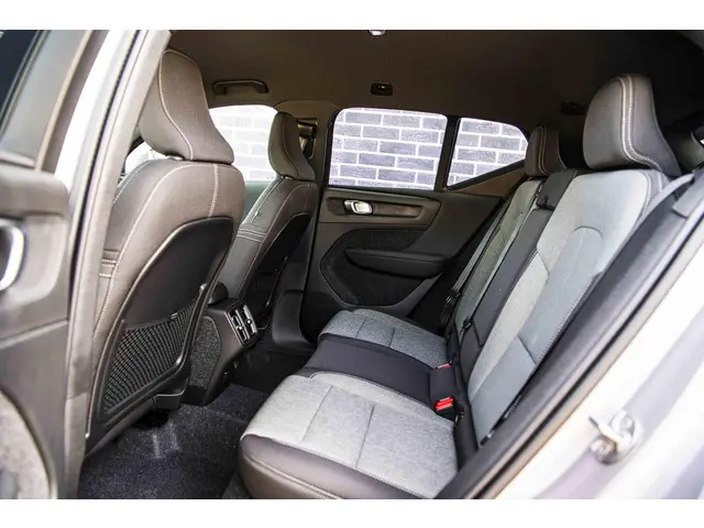 Volvo XC40 2.0 B3 Business Edition 2025 Benzine 8