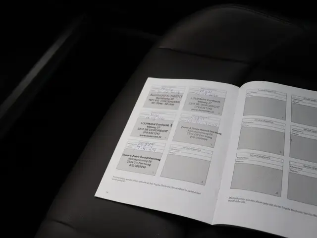 Toyota C-HR 1.8 Hybrid Executive 2018 Hybride Benzine 23