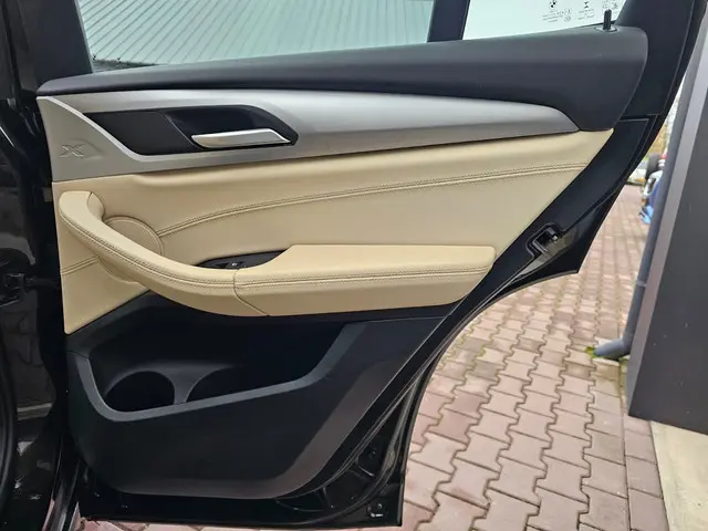 BMW X3 xDrive20i High Executive 2018 Benzine 39