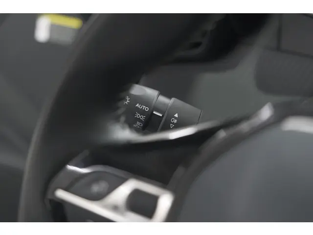 Peugeot 2008 PureTech 130 Allure Pack 2020 Benzine 35