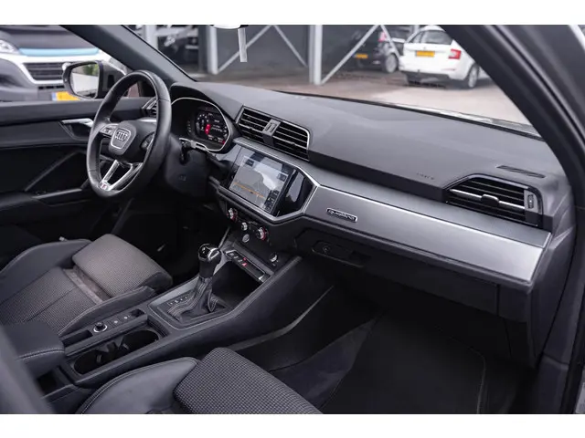 Audi Q3 40 TFSI quattro S Line Pro Line S 2019 Benzine 33
