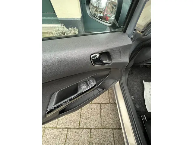Opel Corsa 1.2-16V Design Edition 2014 Benzine 6