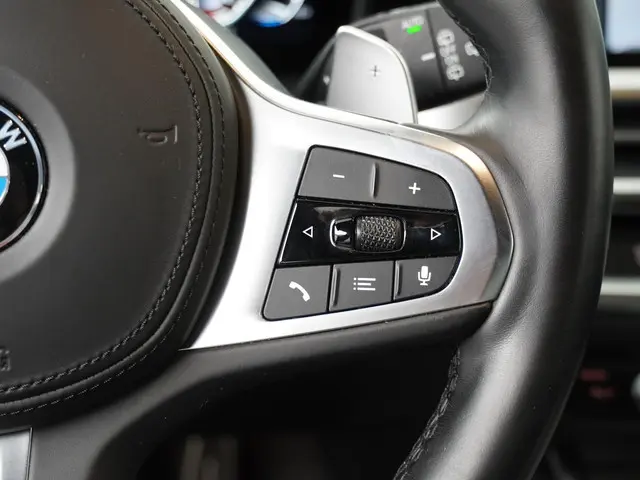 BMW 3 Serie Touring 318i Business Edition 2021 Benzine 21