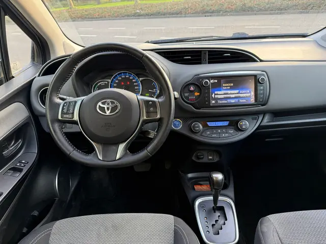 Toyota Yaris 1.5 Hybrid Lease 2015 Hybride Benzine 13