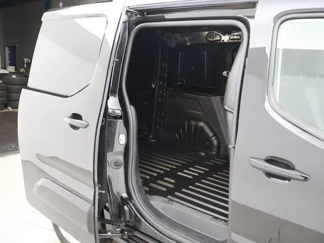 Opel Combo 1.5D 130 PK AUT. INNOVATION 2020 Diesel 25