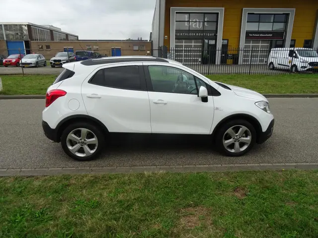 Opel Mokka 1.4 T Cosmo 4x4 2013 Benzine 6