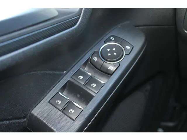 Ford Kuga 2.5 PHEV ST-Line X 2022 Hybride Benzine 10