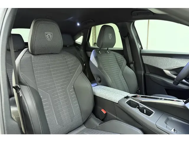 Peugeot 3008 1.2 Hybrid 145 GT 2025 Hybride Benzine 14