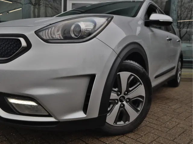 Kia Niro 1.6 GDi Hybrid DynamicLine 2018 Hybride Benzine 7