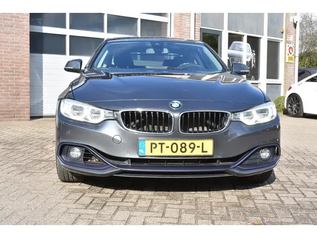 BMW 4 Serie Coupé 435i High Executive 2014 Benzine 8