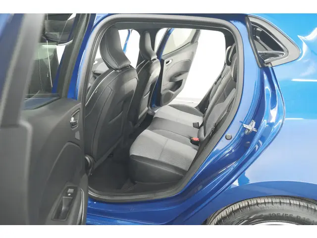 Renault Clio TCe 90 GPF Techno 2024 Benzine 32