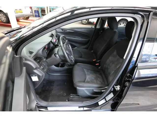 Opel KARL 1.0 Rocks 2018 Benzine 13