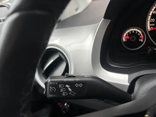 Volkswagen up! 1.0 high up! BlueMotion 2014 Benzine 13