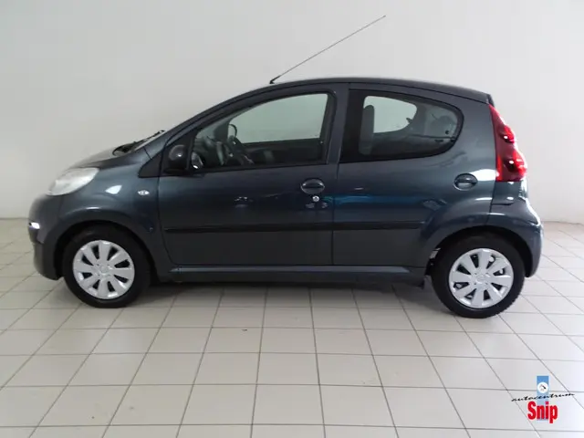 Peugeot 107 1.0 Active 2013 Benzine 7