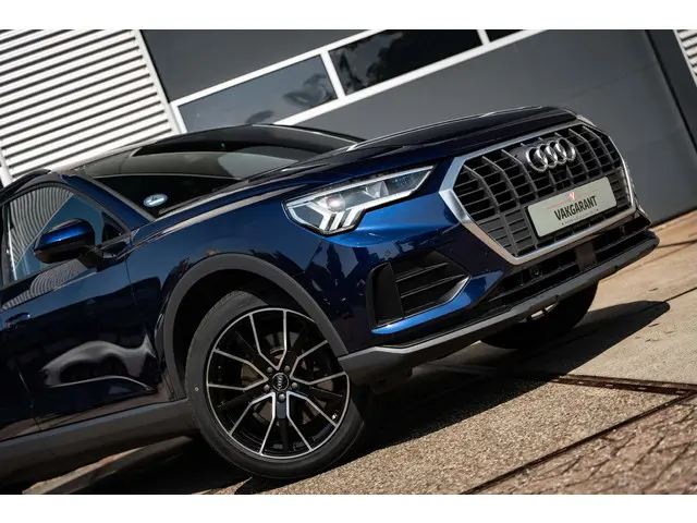 Audi Q3 45 TFSI e S edition 2022 Hybride Benzine 20