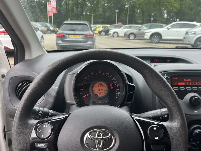 Toyota Aygo 1.0 VVT-i x-fun 1e Eigenaar 2018 Benzine 9
