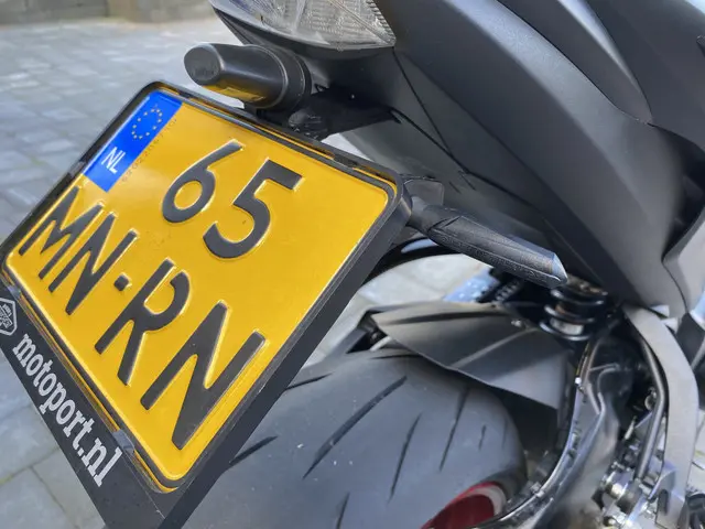 Suzuki GSX S1000 A 2021 Benzine 8