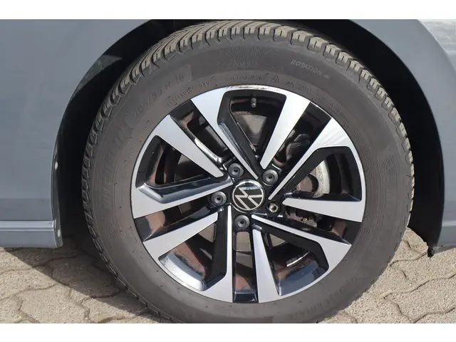 Volkswagen Golf 1.0 eTSI Life Business 2020 Benzine 13