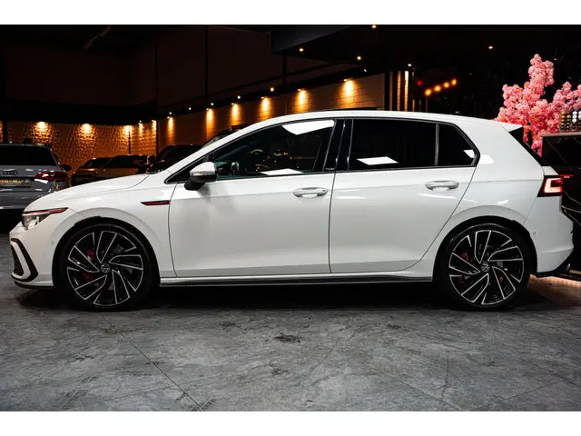 Volkswagen Golf 2.0 GTI|PANO|AUT|LEDER|IQLIGHT 2021 Benzine 3