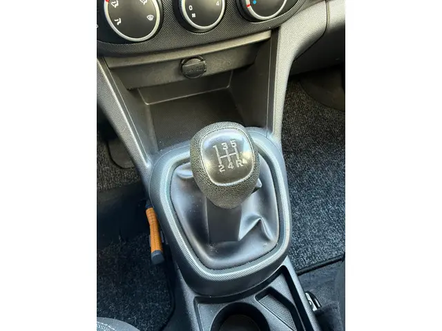 Hyundai i10 1.0i i-Drive GEEN AIRCO!!! 2018 Benzine 30