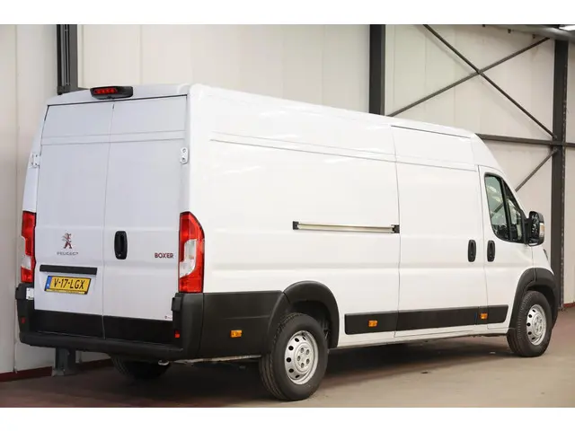 Peugeot Boxer 435 2.2 BlueHDi 140PK L4H2 2022 Diesel 2