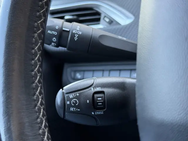 Peugeot 2008 1.6 VTi Première 2014 Benzine 27