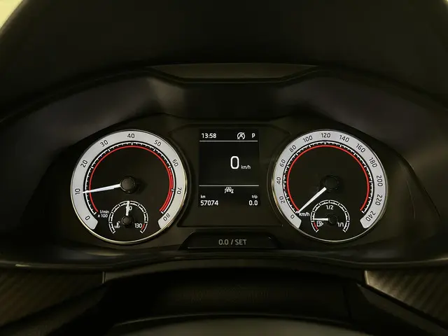 Škoda Kamiq 1.5 TSI ACT Monte Carlo Sport 2023 Benzine 4