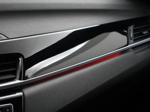 BMW X1 sDrive18i M Sport Aut- 2017 Benzine 12