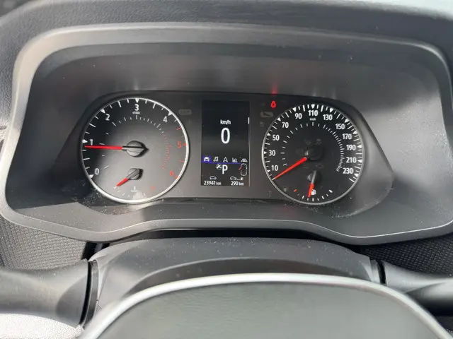 Renault Trafic 2.0 dCi 150 EDC L2H1 DC Luxe 2023 Diesel 19
