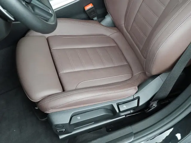 BMW 3 Serie Touring 320e 2024 Hybride Benzine 13