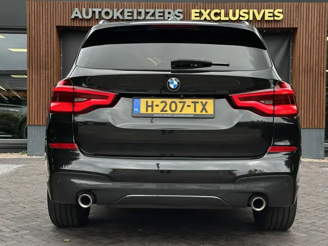 BMW X3 xDrive30i High Executive 2019 Benzine 8