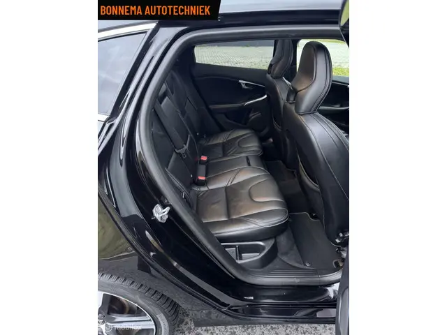 Volvo V40 2.0 T4 R-Design Pano Camera 2017 Benzine 21