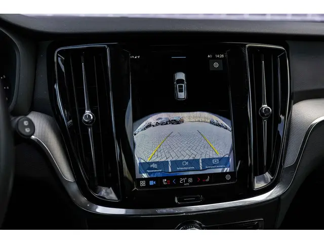 Volvo V60 2.0 B3 Essential Edition 2023 Benzine 21