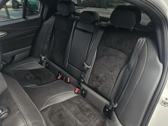 Alfa Romeo Giulia 2.9 V6 Quadrifoglio 2019 Benzine 14
