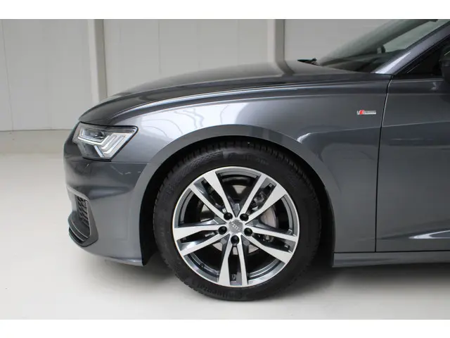 Audi A6 Avant 40 TFSI S-Line Competition 2023 Benzine 12