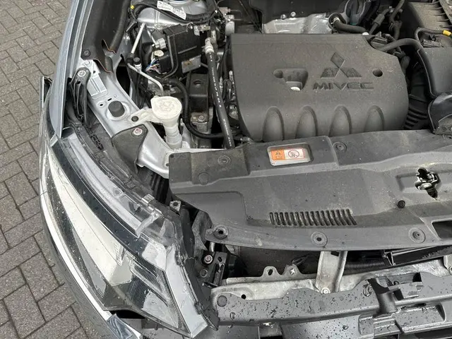 Mitsubishi Outlander 2.0 Connect Pro 2017 Benzine 17