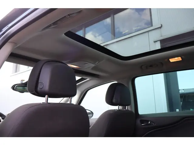 Opel Zafira Tourer 1.4 Cosmo 2012 Benzine 4