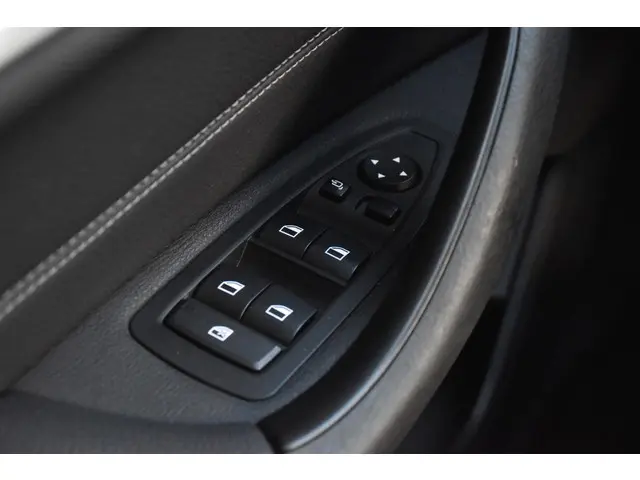 BMW X1 xDrive25i 2016 Benzine 28